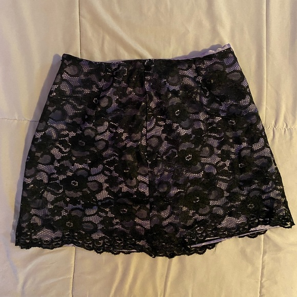 Bebe mini lace purple mini skirt - Picture 3 of 3